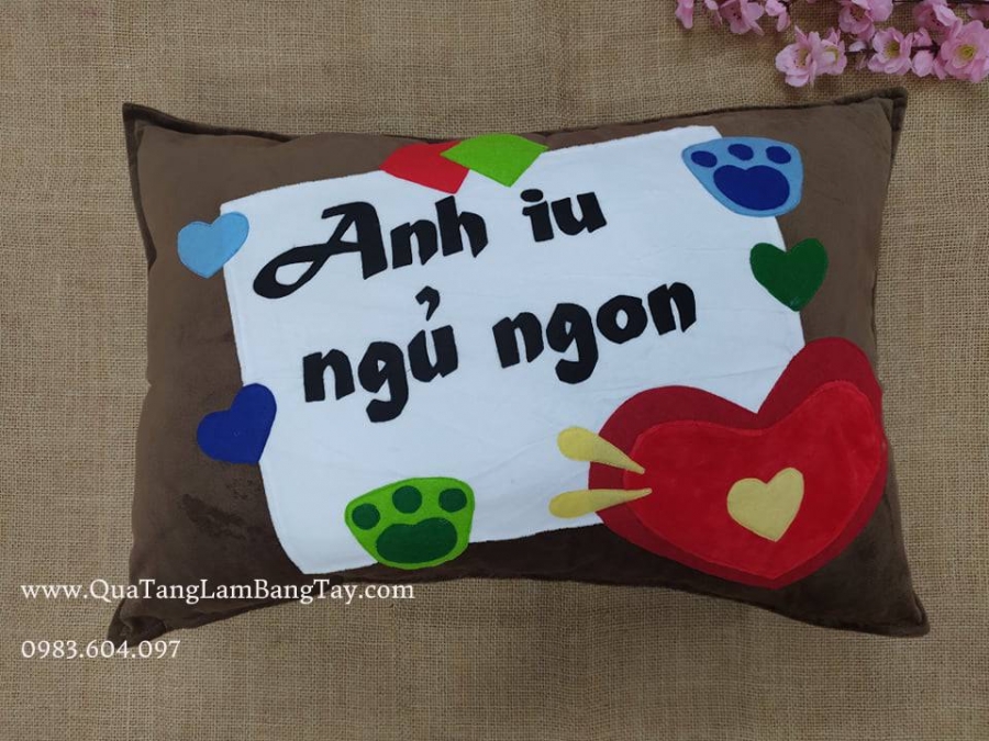 gối handmade tặng chàng